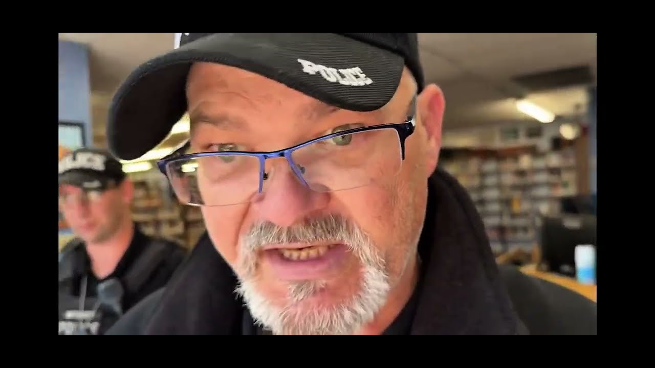 Idiot Darren get the sauce. 