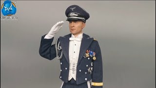 Unboxing video of WWII German Luftwaffe Captain (D80147)