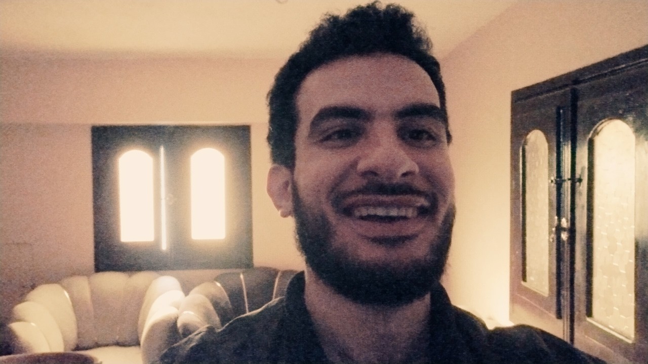 إرهاق، وابتسامة وسط العاصفة