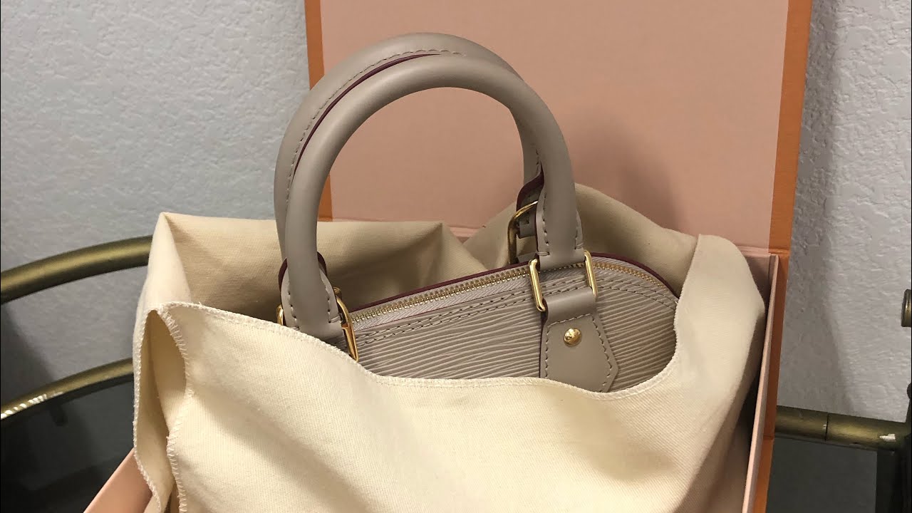 Louis Vuitton Alma bb epi quartz unboxing 