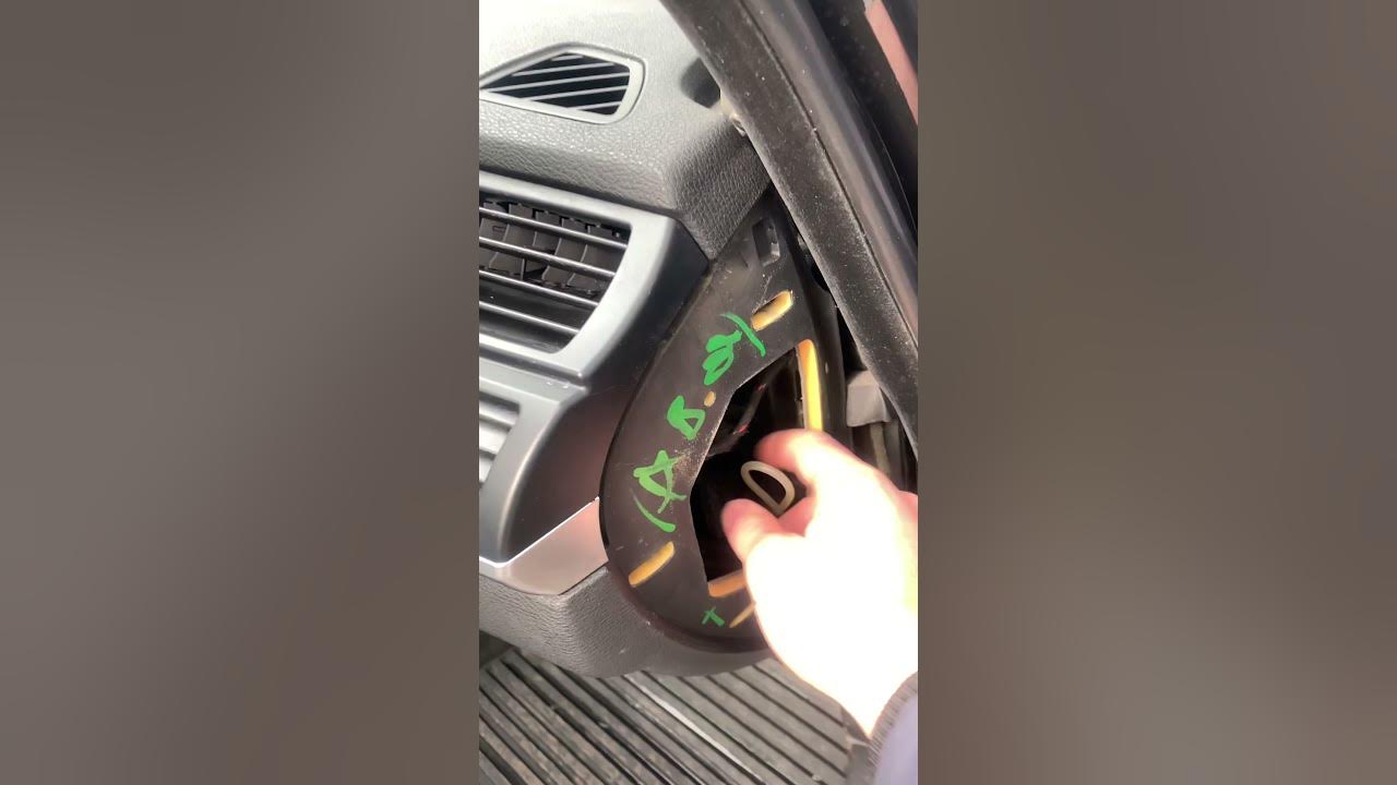 как открыть бардачок на бмв е34