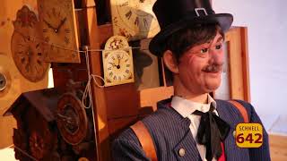 World's Biggest Cuckoo Clock - The Inside Machinery & How it works !
