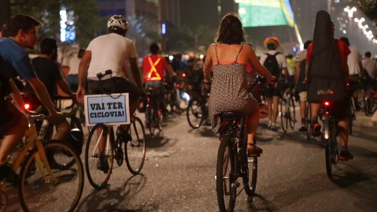 Cicloativistas fazem ato em defesa das ciclovias