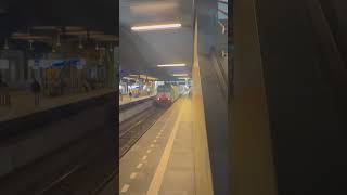 NMBS TRAXX 2812 E186 + I11-Rijtuigen + NMBS TRAXX 2802 E186 Rijd Door Rotterdam Blaak 9 Oktober 2025