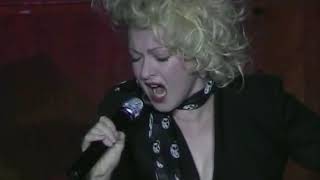 Cyndi Lauper, live on Beacon Theatre, New York - December 18, 2003