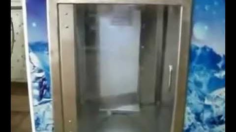 Bag packed ice vending machine