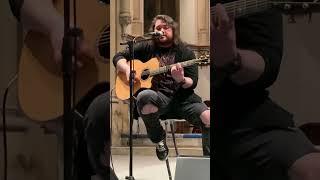 Wolfgang Van Halen shreds on acoustic: The End - Mammoth
