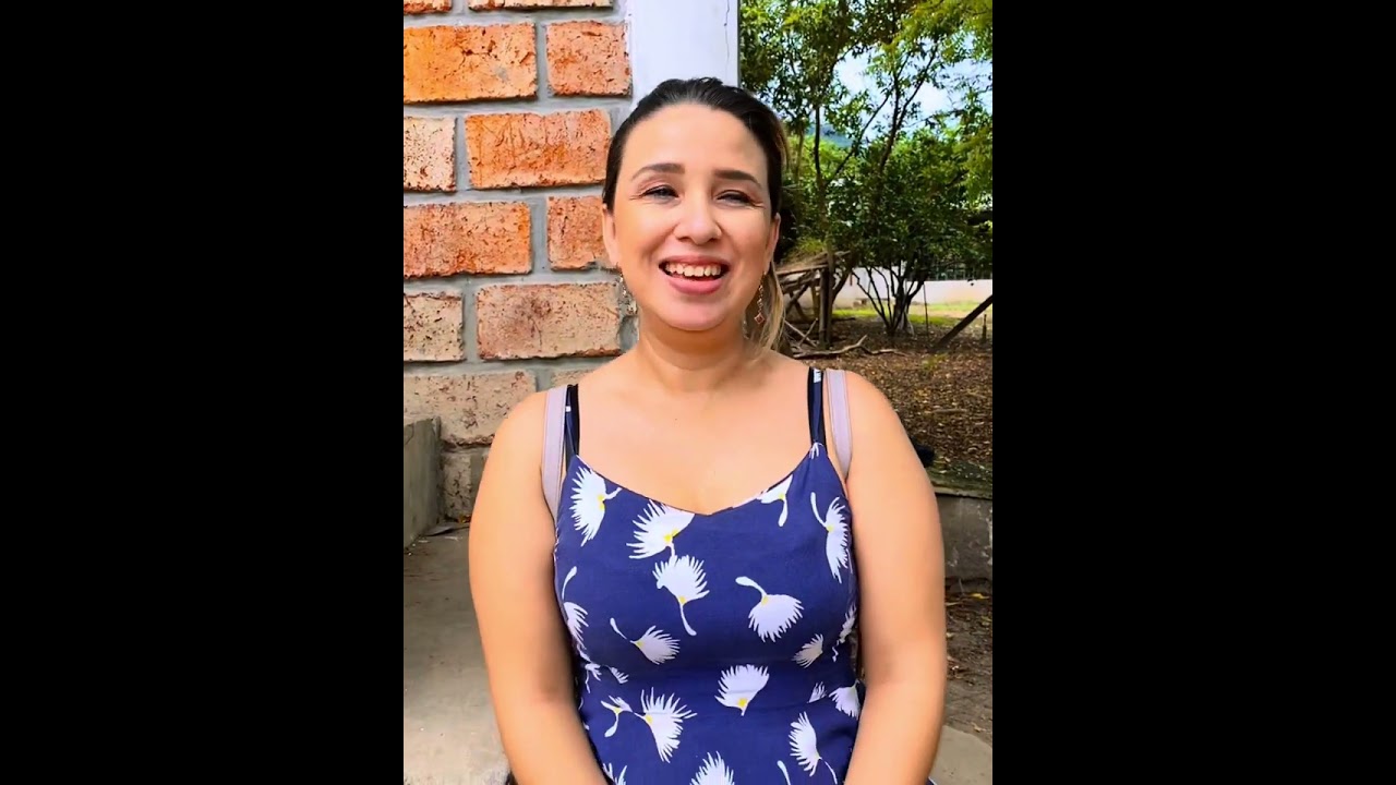 Regreso la profesora en busca de tres patas