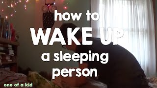 Cara Membangunkan Orang yang Sedang Tidur