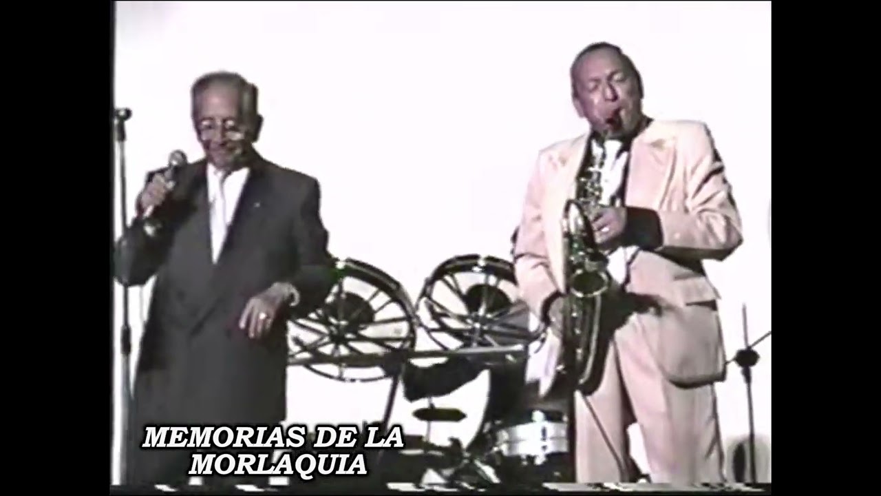 Los locos del ritmo interpretan el tema 