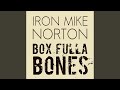 Miniature de la vidéo de la chanson Box Fulla Bones