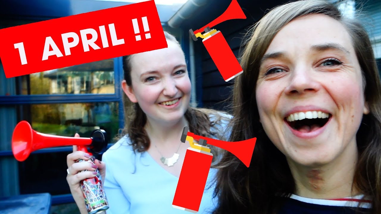 1 APRIL GRAP MET AIRHORNS OP KANTOOR!! - YouTube