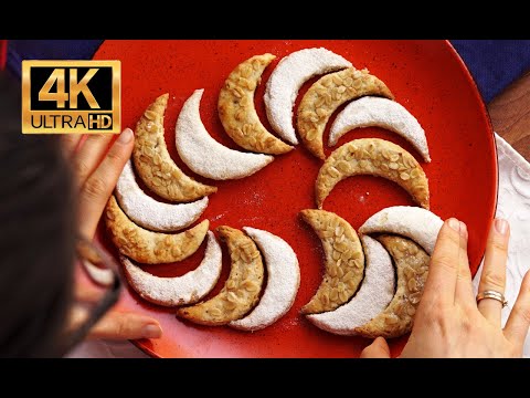 Sour cream cookies. Crescents with honey. SUBTITLES. It's very easy to do. Sasha Soltova