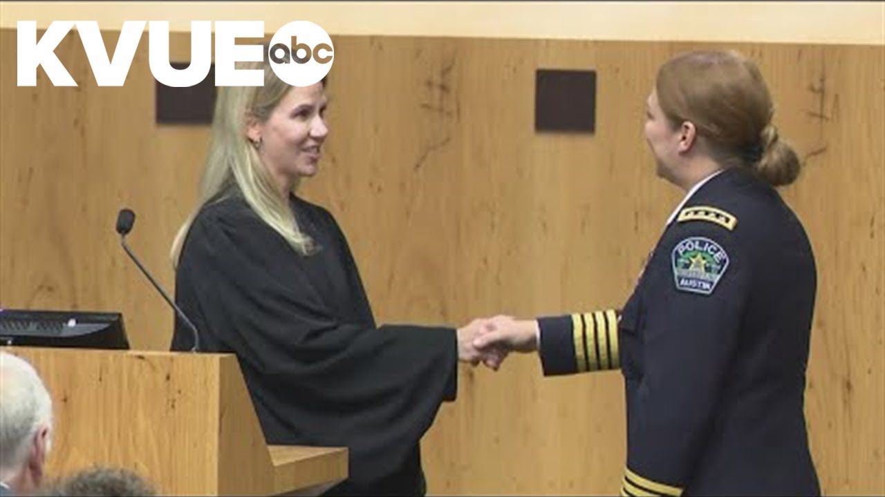 Austin police chief Lisa Davis officially sworn in - YouTube