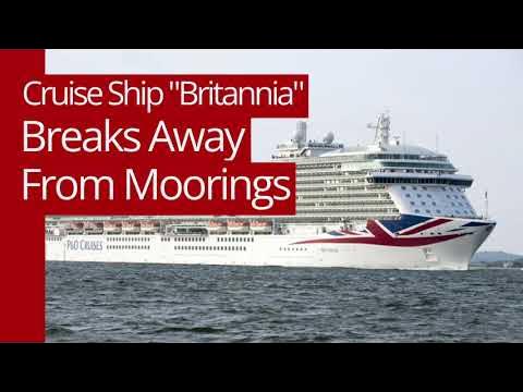 cruise ship britannia breaks moorings