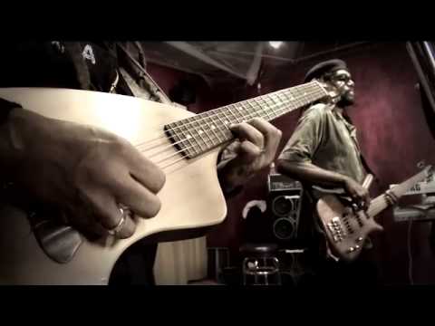 Putar By My Side - Third World