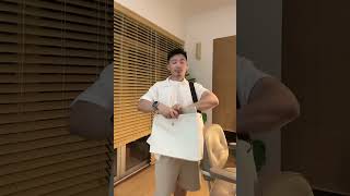 苹果通勤风be like,15寸MacBook Air不这样背我不出门。