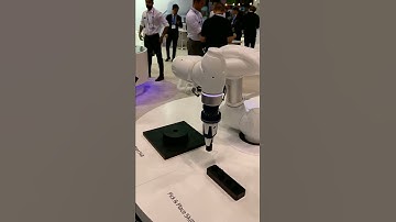 Automate 2019 - Doosan Robotics / SCHUNK - M0609 / Co-act EGP-C - Peg-in-Hole with "Move Spiral"