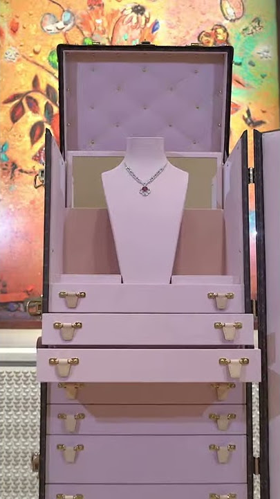 😍 JEFFREE STAR GETS A FREE CUSTOM LOUIS VUITTON MONOGRAM PARK BENCH 