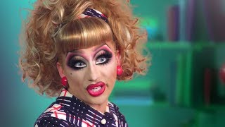 BIANCA DEL RIO&#39;S BEST READS | DRAG QUEENS THROWING SHADE