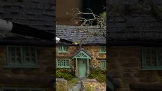 Building Rosehill Cottage from The Holiday | A Christmas Diorama