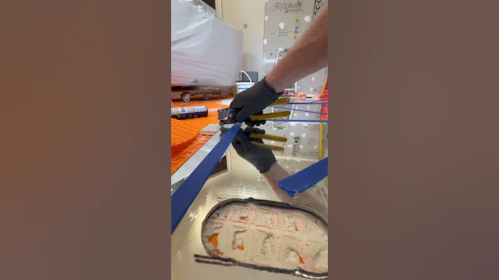 How to cut mirrors or glass to dispose of