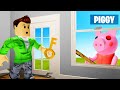 LOCK The DOOR Before PIGGY FINDS YOU! (Roblox Piggy)