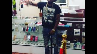 Marcuspaulk at The Phone Spa 1000,0000,0000 LIKES woodland hills location