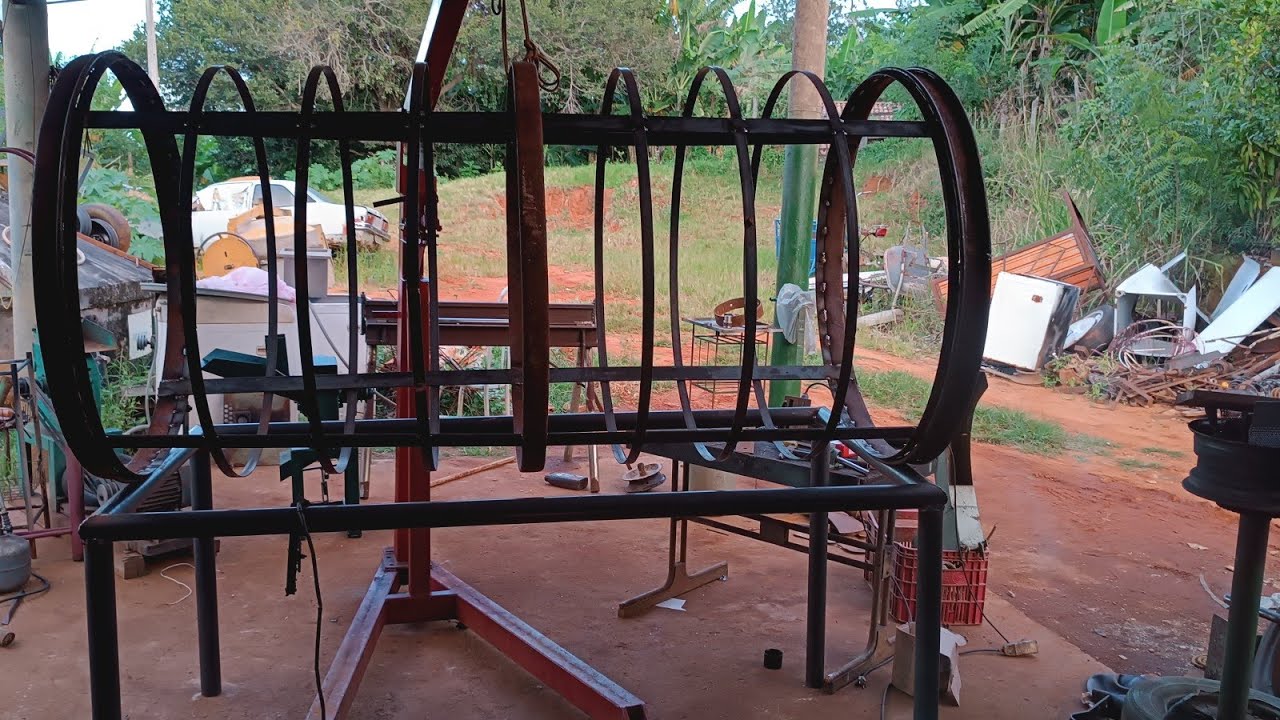 Como está ficando a peneira rotativa de Filipe Nogueira para ser usada na fábrica de tijolos ecológ