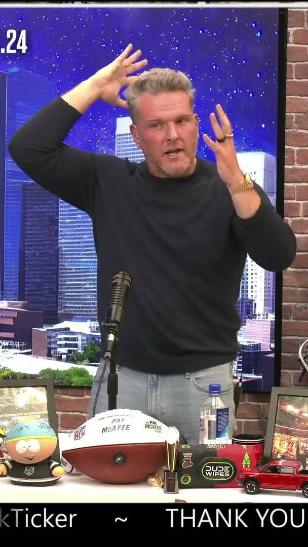 How are we feeling about Pat's longer hair? ?