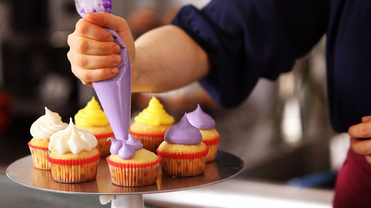 5 Cupcake Icing Techniques | Cake Decorating - YouTube