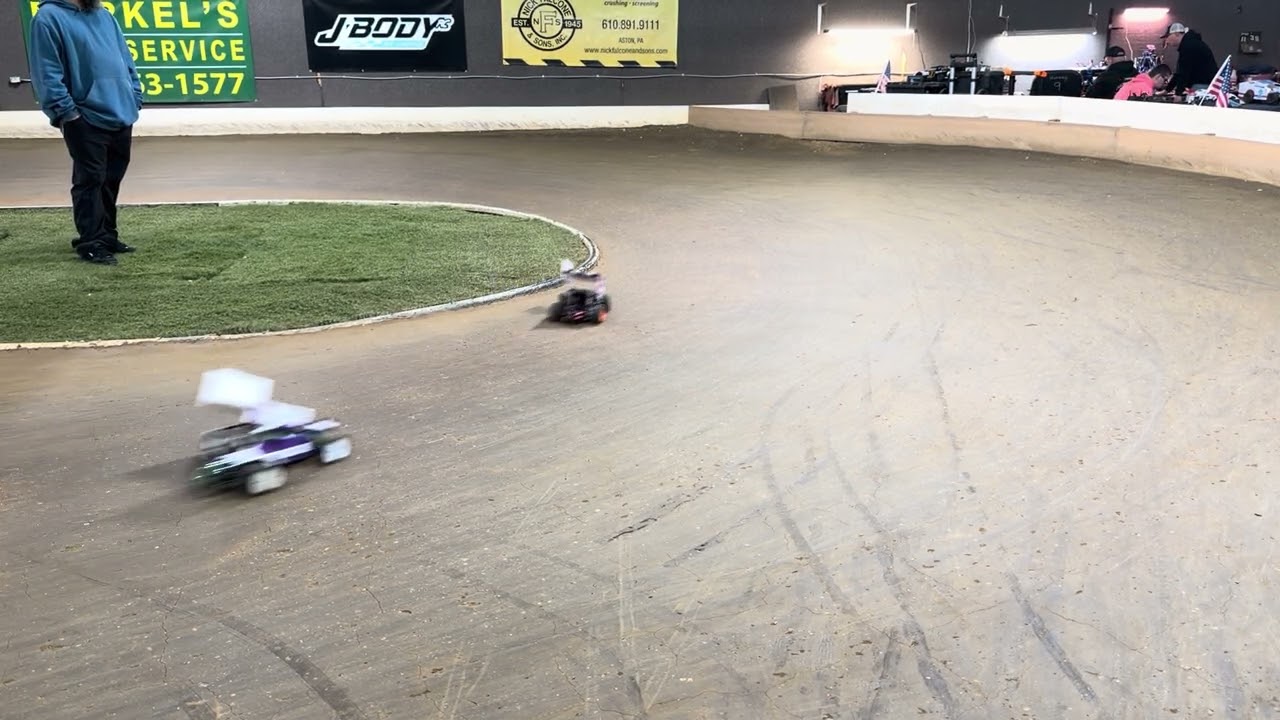 Slow motion sprint car action