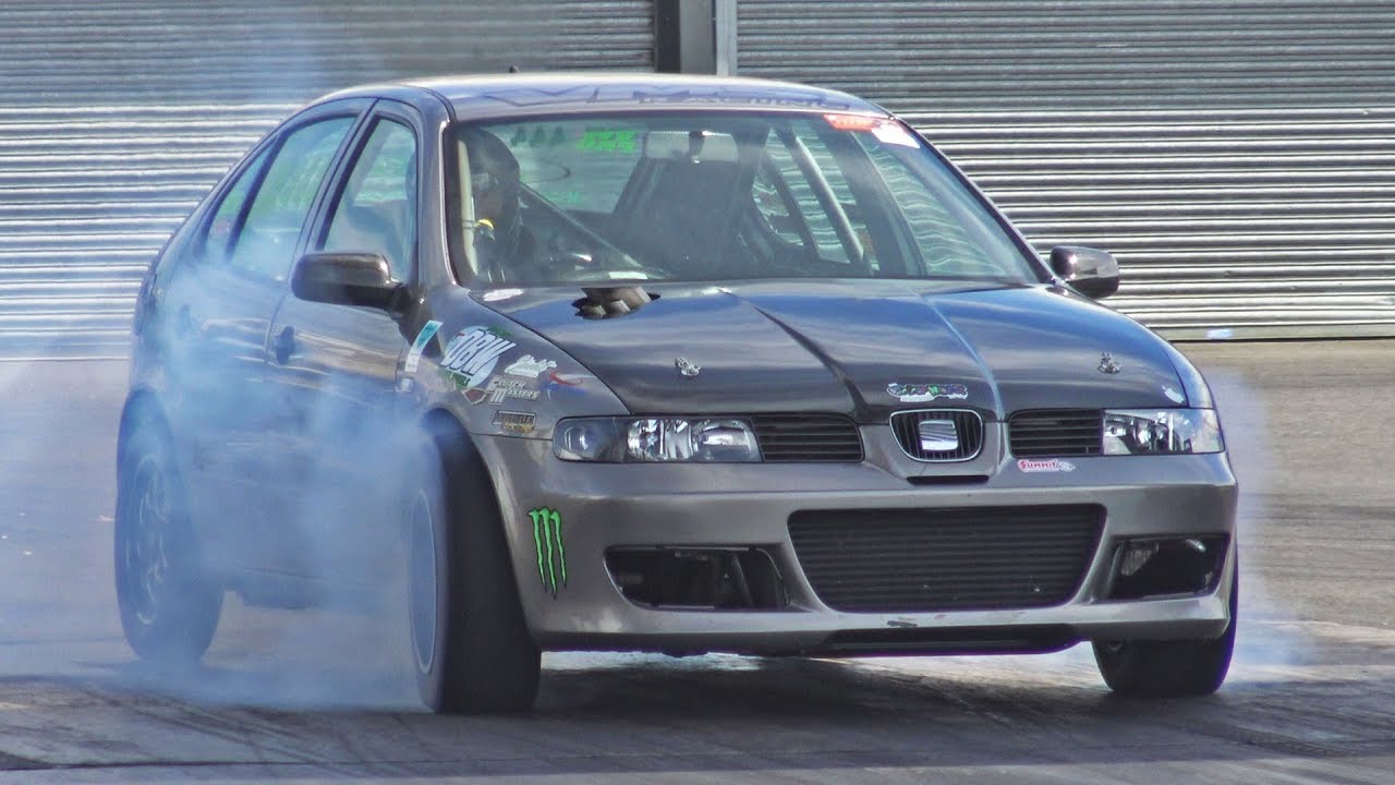 577HP R32 Turbo SEAT Leon at Santa Pod Raceway 