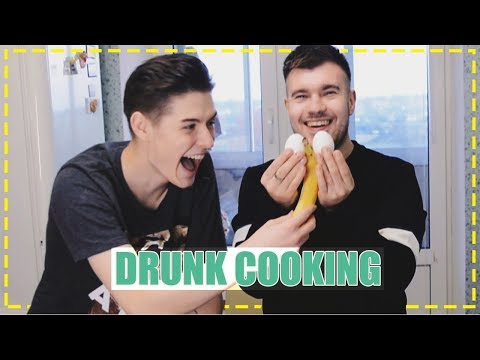 Пьяная кухня: Готовим яйца пашот и банановые панкейки / Быстрые Завтраки!