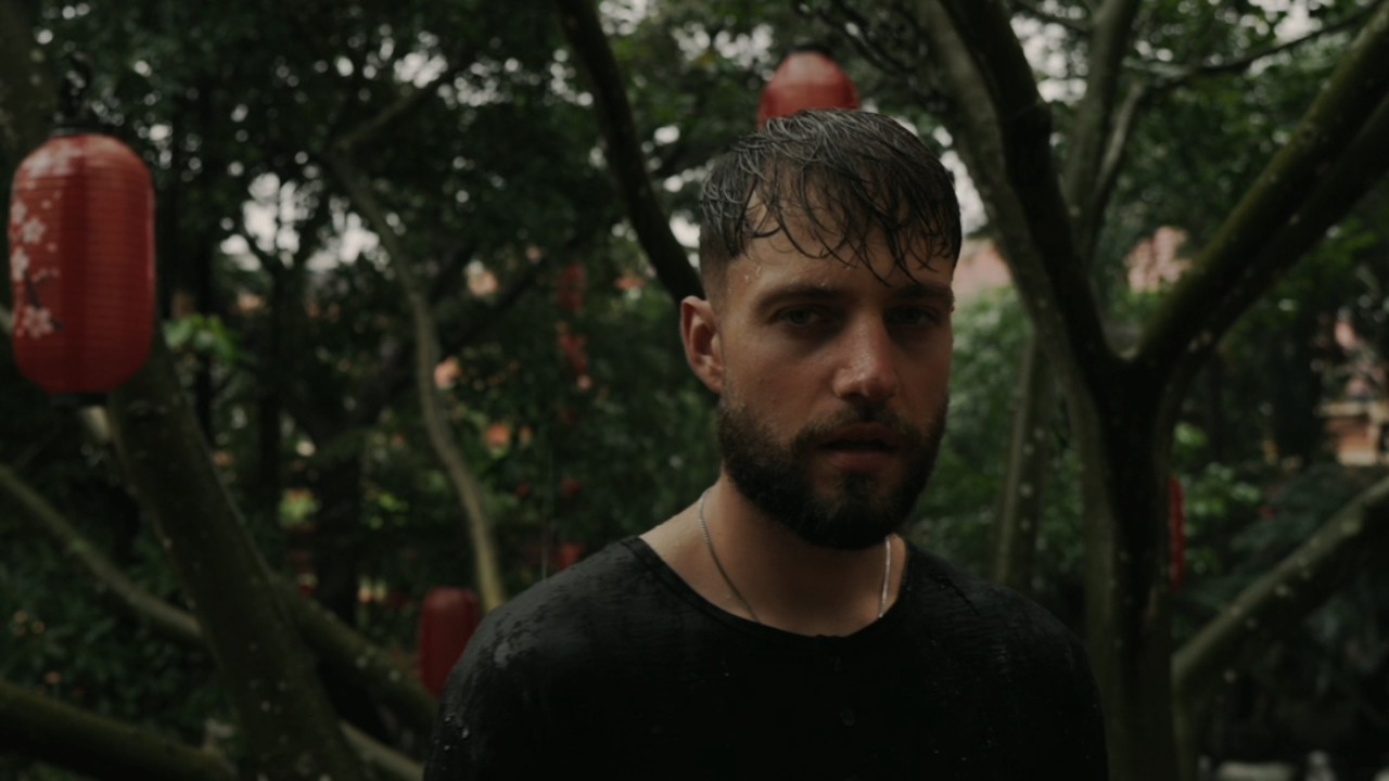 Asiah - Thorns (Official video) (Da Nang) adlı videoyu YouTube'da izle Asiah - Thorns (Official video) (Da Nang) adlı videoyu YouTube'da izle
