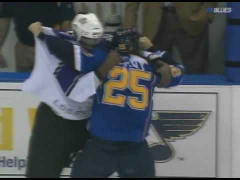 Wayne Simmonds vs Yan Stastny Oct 24, 2008