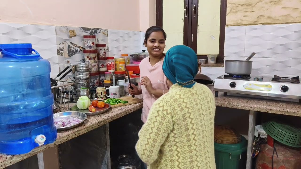 आज मैंने बनाई अम्मा जी के लिए चाउमीन।😋😋🙂🙂🍝🍝