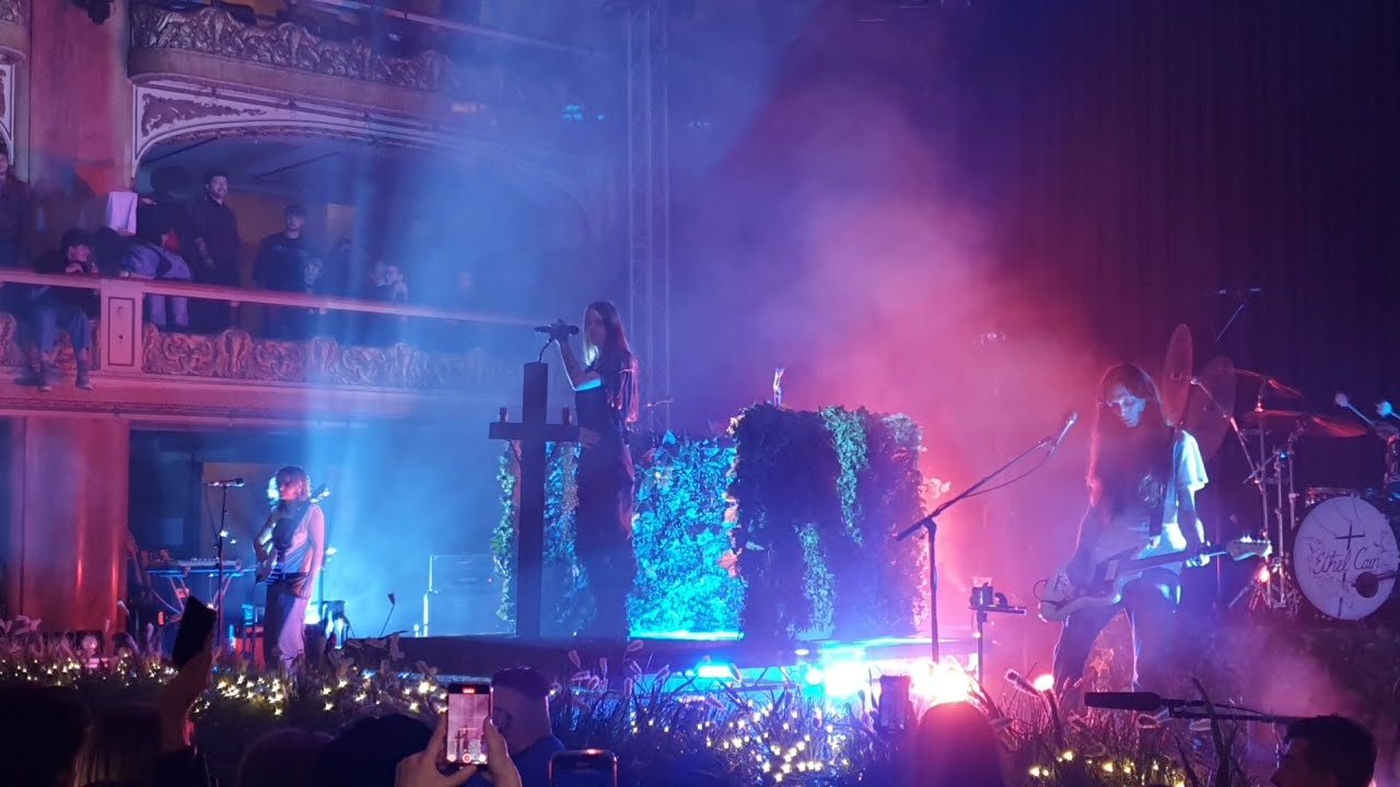 Ethel Cain - Nettles (live at Lucerna Velký sál in Prague, Czechia, 1.11.2025)