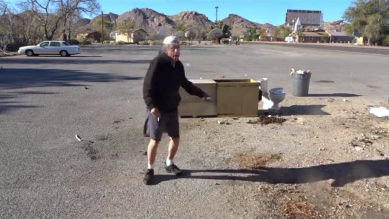 Terry Davis - Dancing To Dire Straits Next To A Dumpster - YouTube