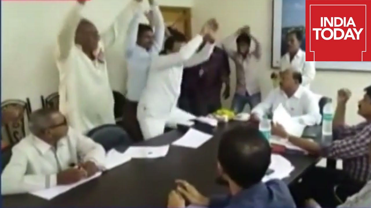 Unique Protest At PWD Meeting Doing Snake Dance