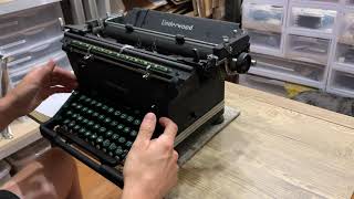 Underwood 1947 SS Desktop Typewriter