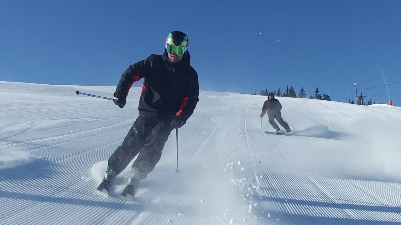 Härlig skidåkning på Hallstaberget!