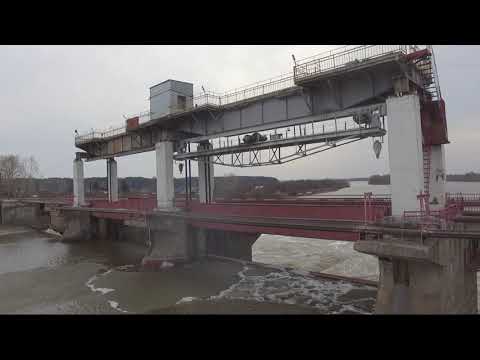 Назаровская плотина весной. Река Чулым