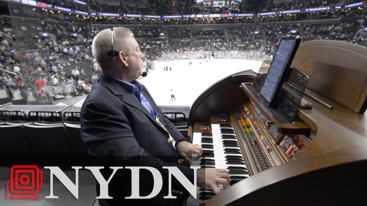 Islanders Staple Organ Player In Brooklyn Youtube