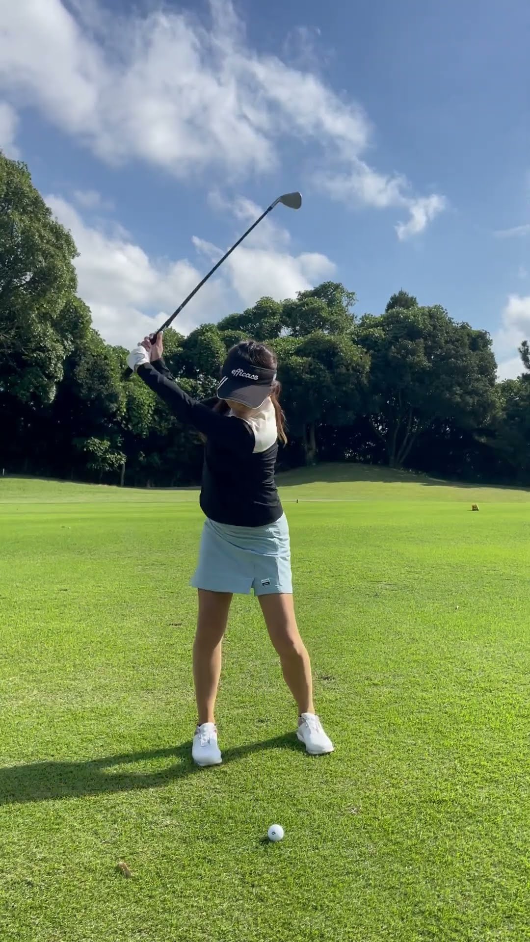 飛ばしたく無いときは少しゆっくり振るよ #golf #golfswing