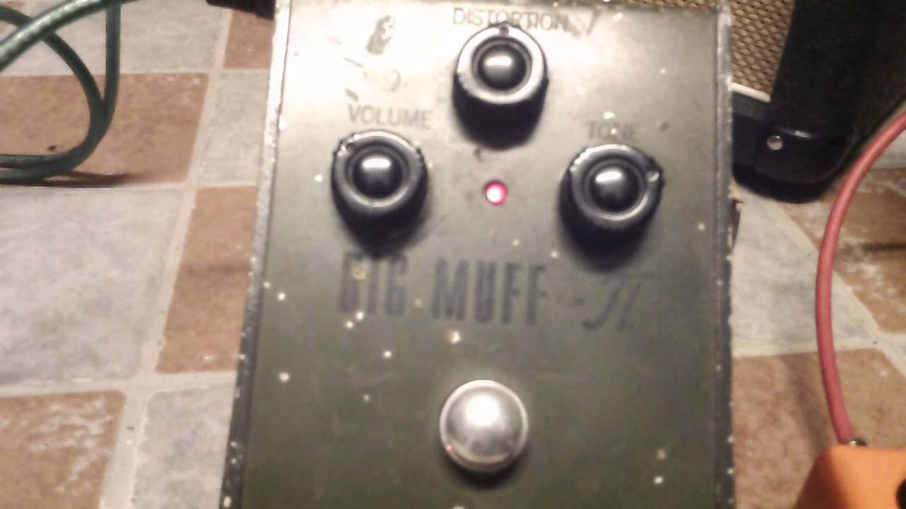 Electro-Harmonix Sovtek Green Big Muff Tall Font - YouTube