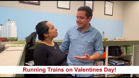 Farmrail in HO Scale - Shelf Layout Operations on Valentines Day