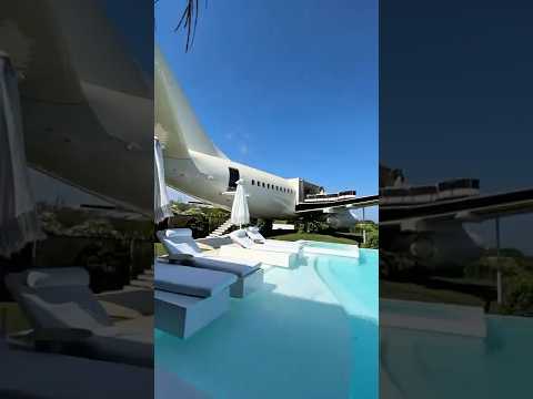 A Boeing 737… but make it an Airbnb. 🤯  #airbnb #balivillas #realestate