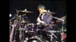 They Might Be Giants - Your Mom&#39;s Alright (QuickCam Video) [nearest neighbor upscale]