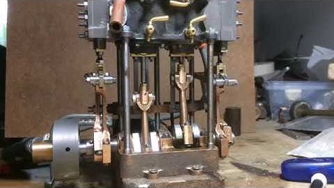 Stuart Turner Launch Compound model op lucht.